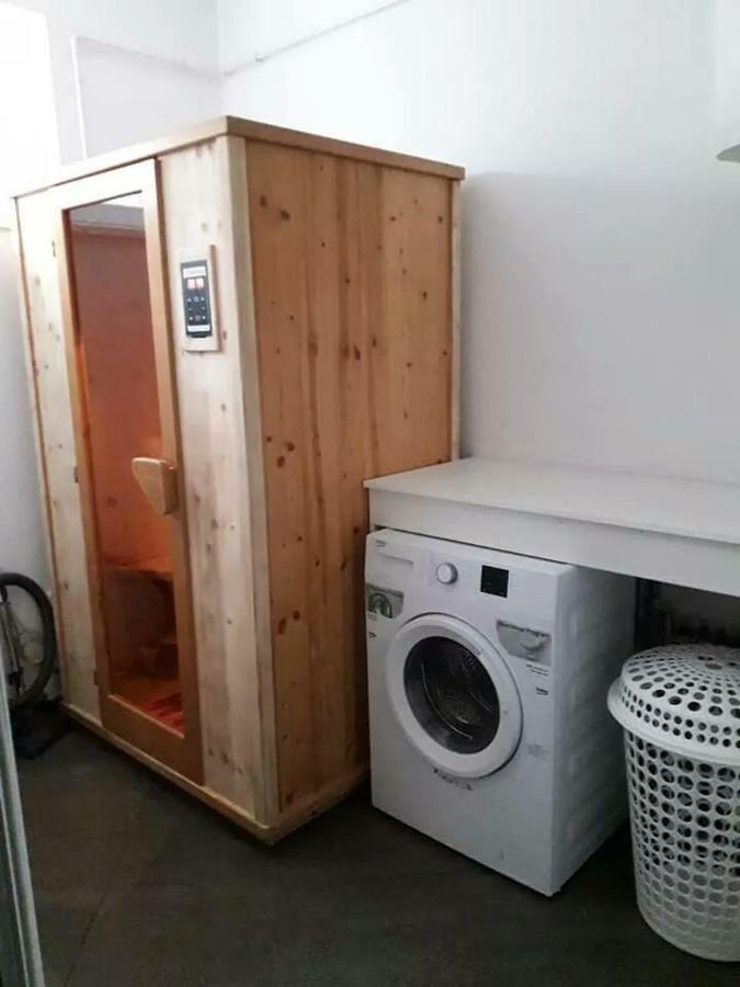 Apartamento Viola Apartman With Infra Sauna Szeged Exterior foto